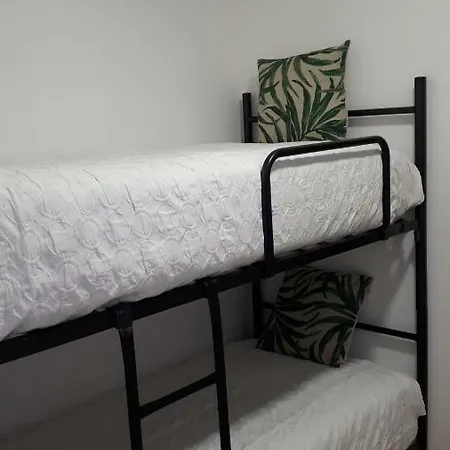 Apartament Tmb Station House *